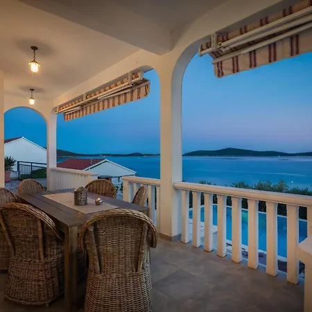 Gajeta Villa Sevid