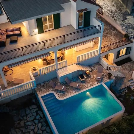 Gajeta Villa